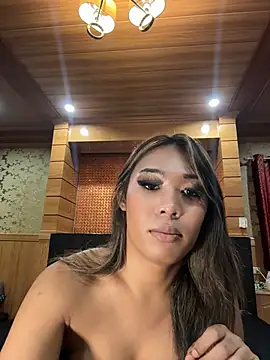 hugecock_tamira webcam
