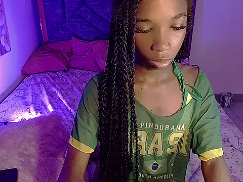 Model: Little_ebonyx