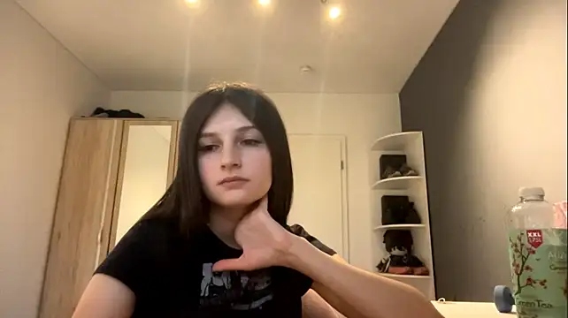 SpanishRooter live sex cam