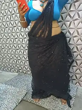 AADHIRA_Tamil_Mallu live room snapshot on Stripchat