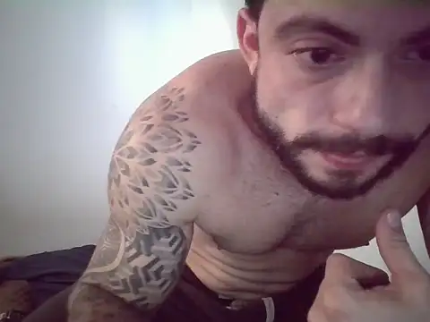 Itadelic131 webcam