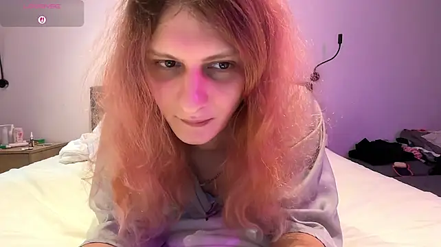 AlicePinkhead webcam