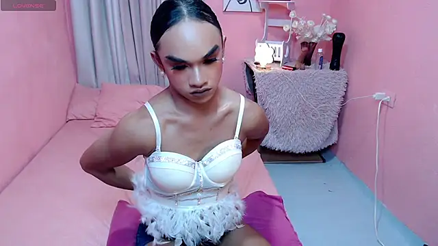 VivienneLuxe webcam