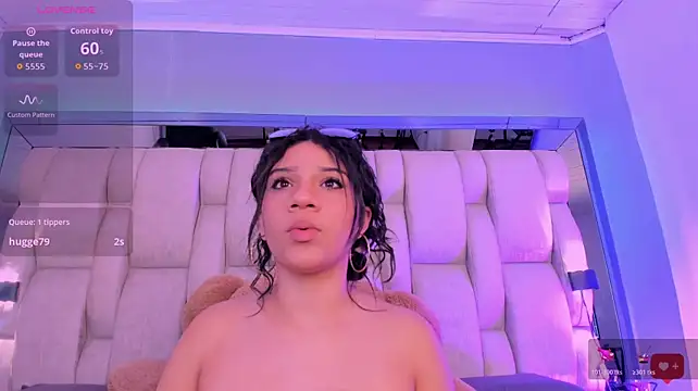 AriDreamOn webcam