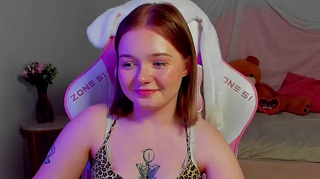 ElinaVale webcam
