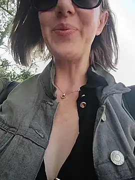 TopsyWilde live sex cam