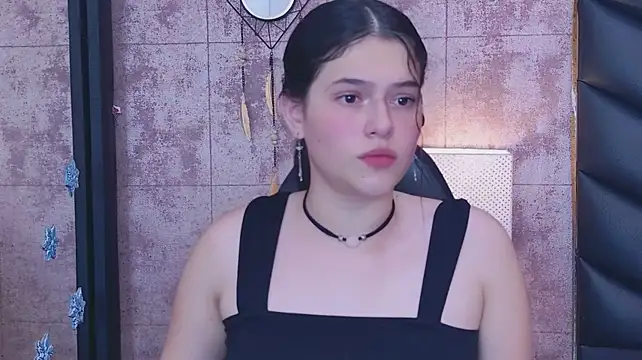 CarolineOlsen live webcam