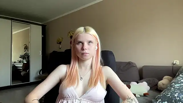 EdwinaDespres webcam