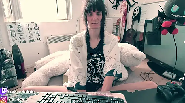 CeriseLapine webcam