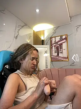 bella_vibess_s webcam