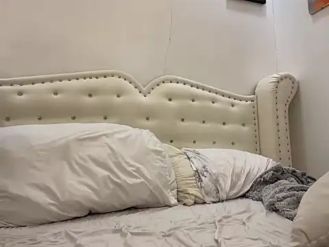 NaughtySCARLETSIN webcam