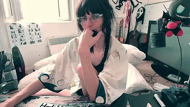 CeriseLapine webcam