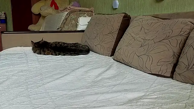 Arina_Bloom webcam