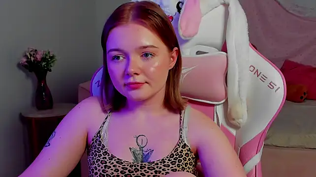 ElinaVale webcam