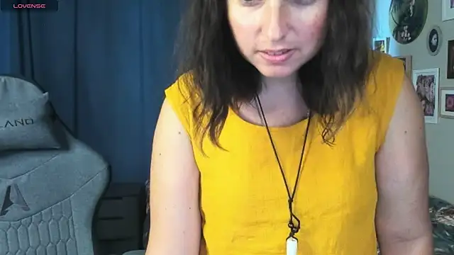 MartaEdams webcam