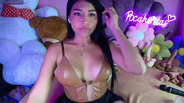 Pocahontascute_33 live cam room