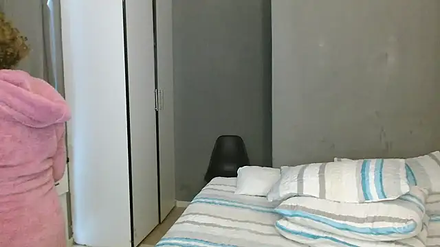 Lillyan_N webcam