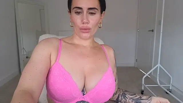 LibbyLoveHeartx webcam