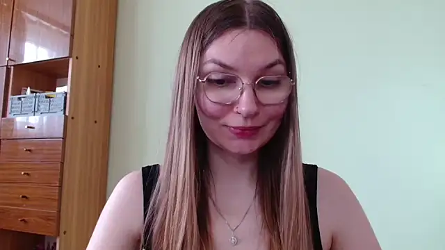 LooveELLYx webcam