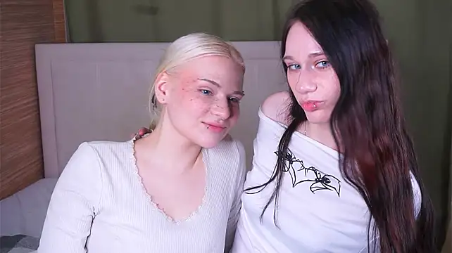KaleyMahunik webcam