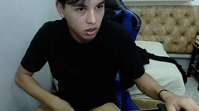 StiwenTwink webcam