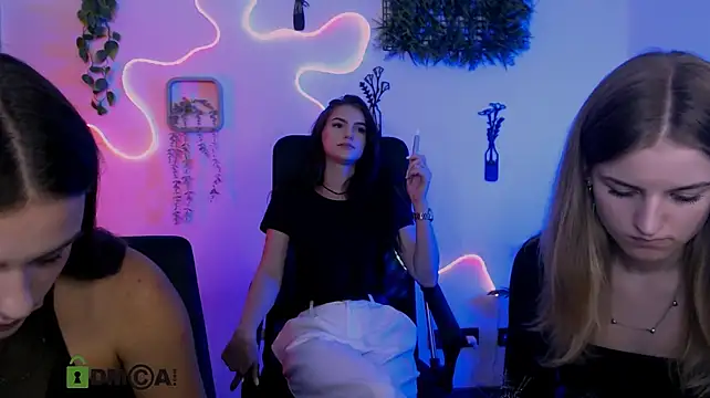 lisa_dark_ webcam