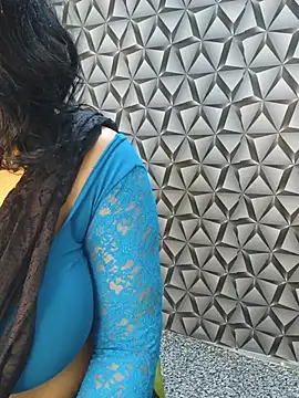 AADHIRA_Tamil_Mallu live cam on StripChat