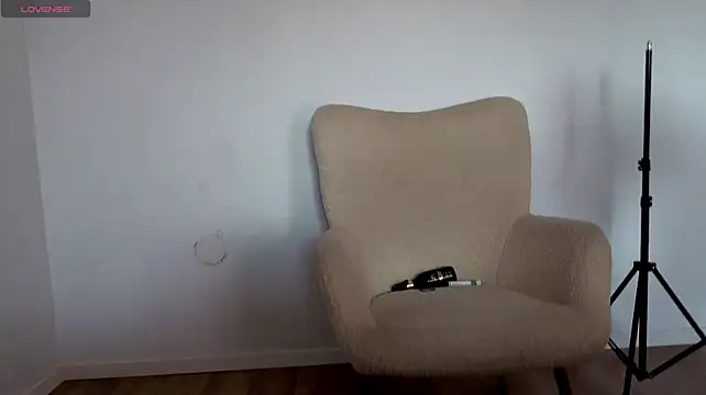 Jullyenn3 webcam
