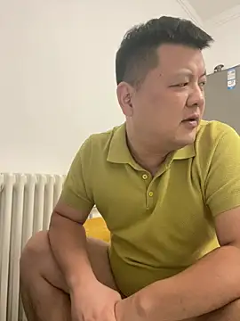 zhang1118 live cam on StripChat