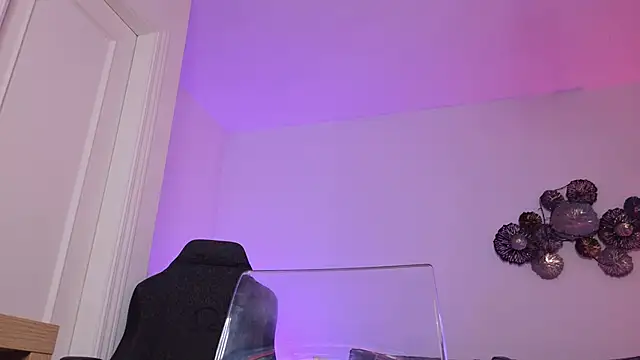 AngelaDesires live sex cam