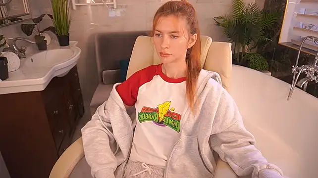 Nicol_Moonn webcam