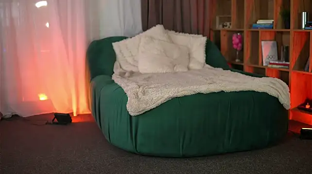 KellyMathews webcam