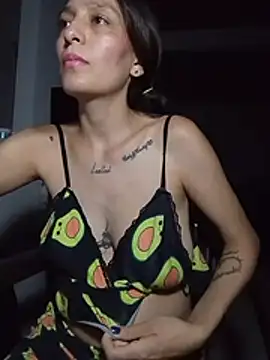 bulma_milk booty shaking live cam