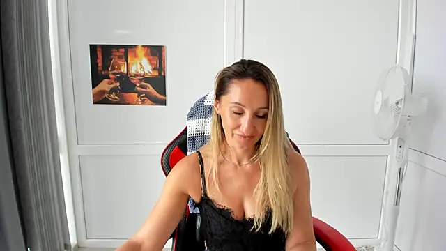 LilyDreamm webcam