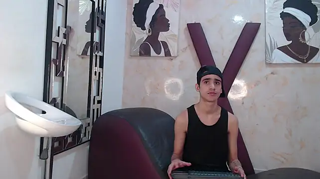 GOLDEN_BOSS webcam