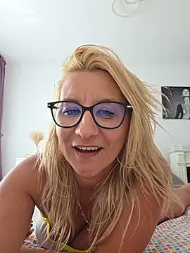 KaylinJan live cam on StripChat