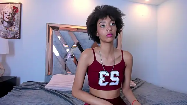 Kiara_Kamau_XXX webcam