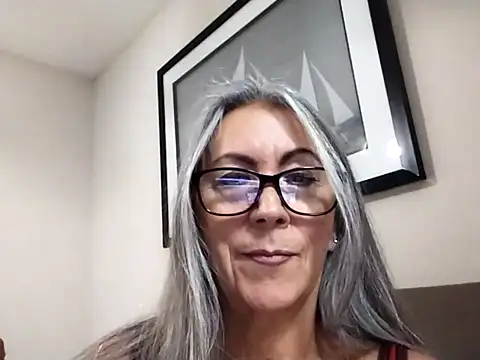 ClassyEvaRobinson webcam