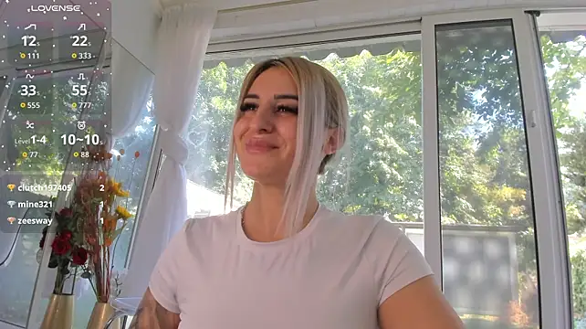 Ella_Vee webcam