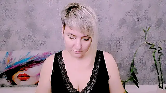 Djullia live cam room