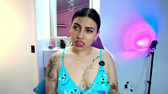 NaomiAmazing01 webcam
