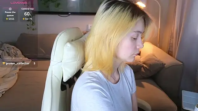 Emily_Miu webcam