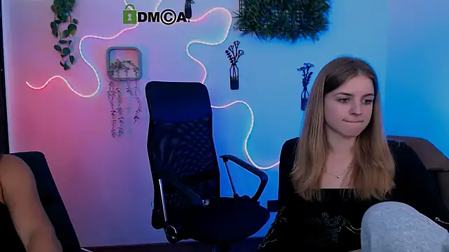 lisa_dark_ webcam