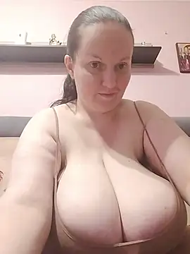 BustyLadyAlma