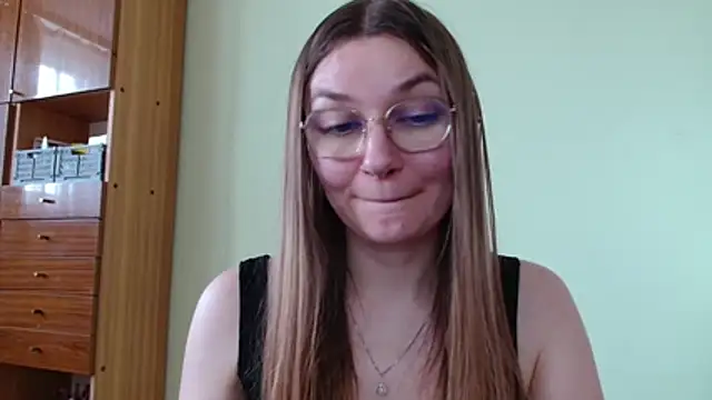 LooveELLYx webcam