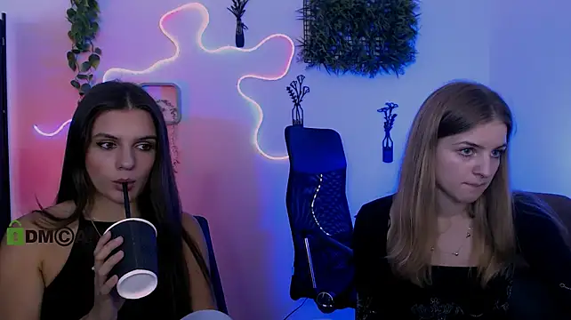 lisa_dark_ webcam