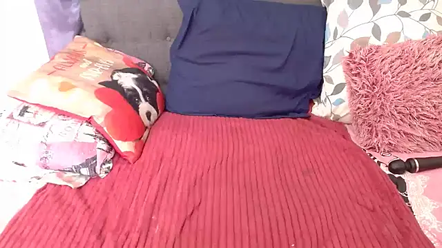 CurveyChocClitX5 webcam