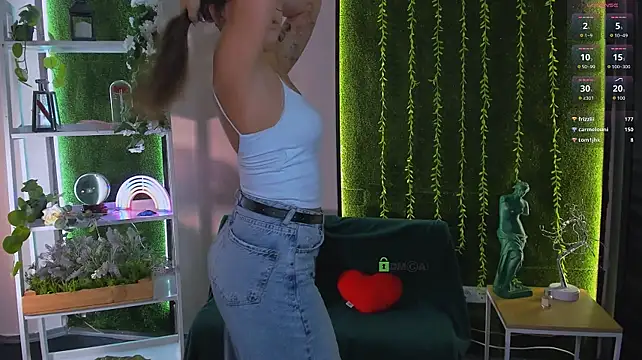 kiki_swan webcam
