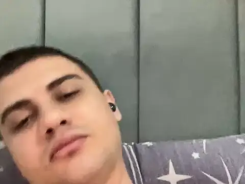 hazel_boyy webcam