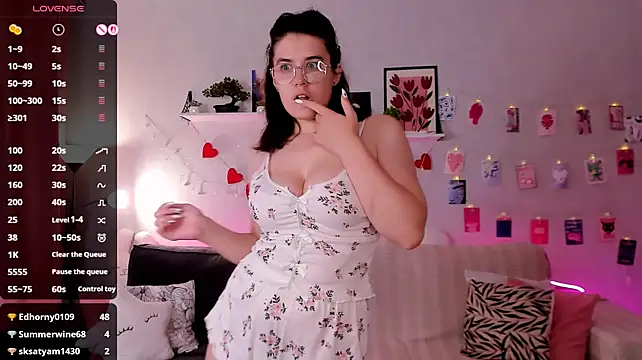 BellaCaress live cam on StripChat